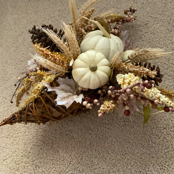 Pumpkin cornucopia neutral fall arrangement - Picture 4 of 6